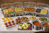 Buffets mit kalten und warmen Gerichten